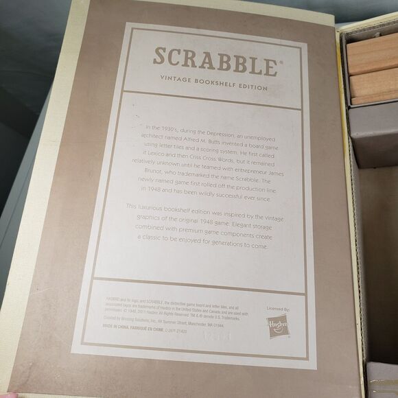 Hasbro Scrabble Crossword Game Vintage Bookshelf Edition Complete VG - Picture 8 of 16